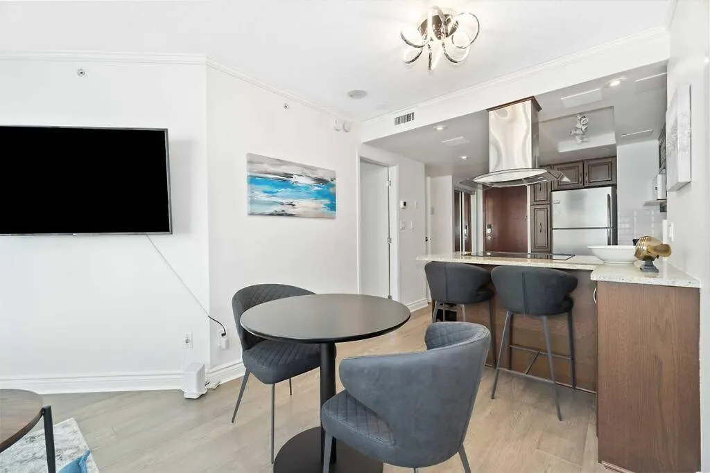 Apartment 2Br Condo With Breathtaking View In Downtown! Free Parking - 6 Sleep Vancouver